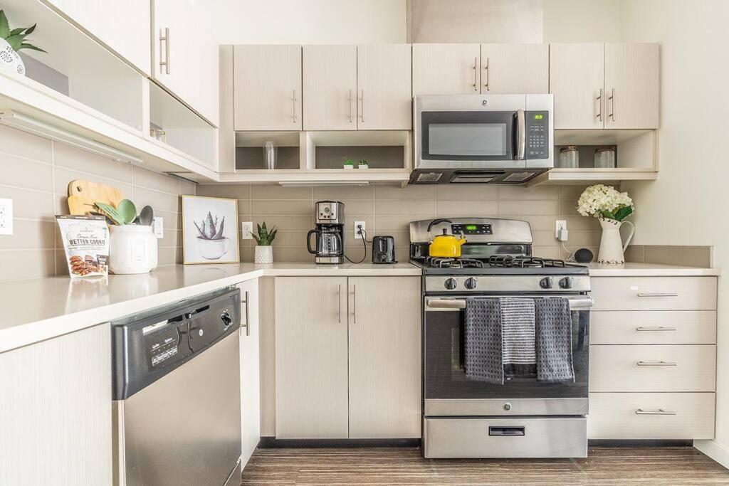 One Bedroom Luxury Apartment Seattle Exteriör bild