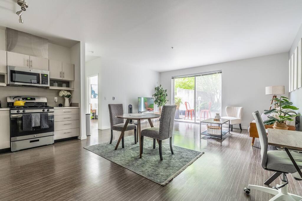 One Bedroom Luxury Apartment Seattle Exteriör bild